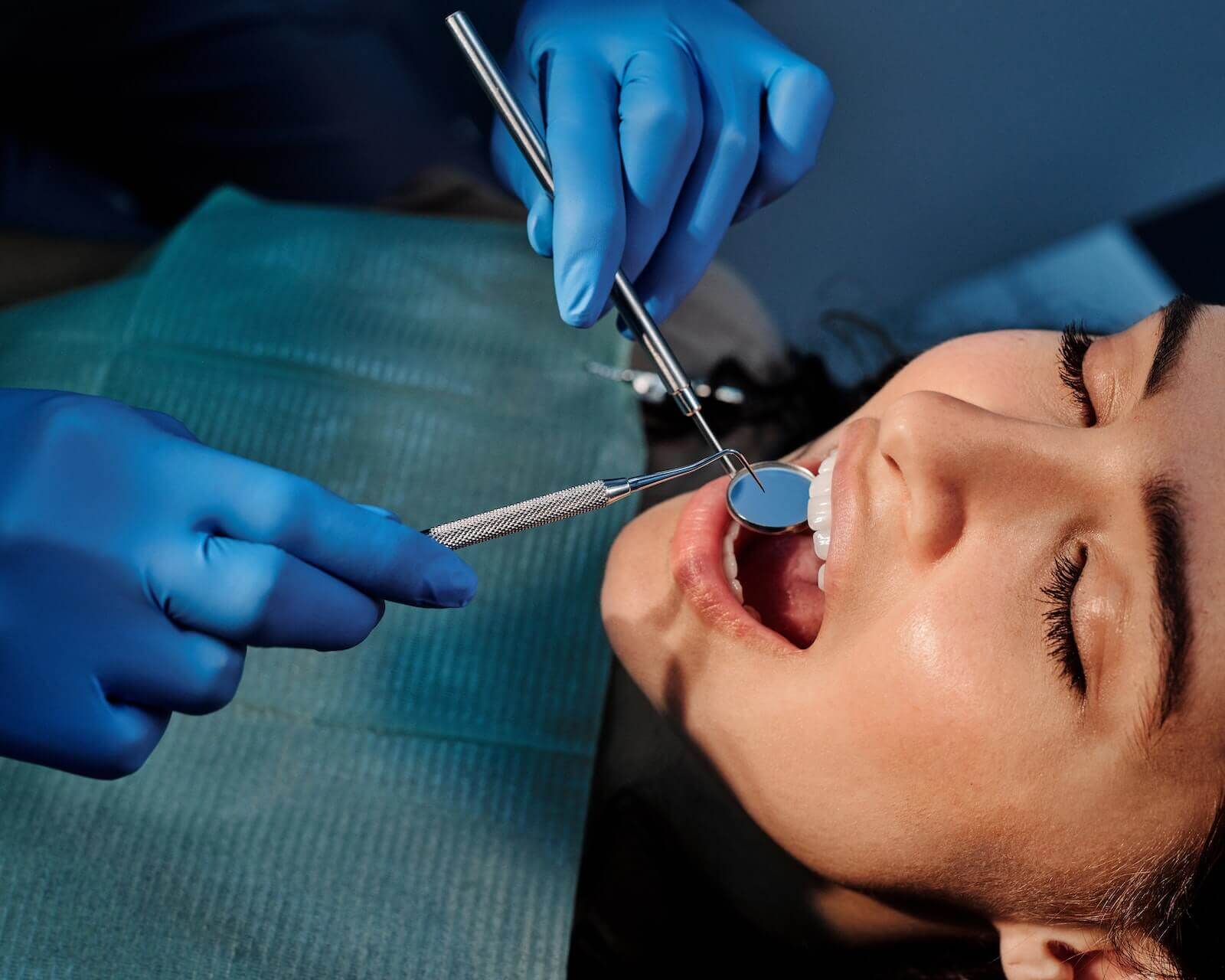 Dental Hygienist Teeth Sensitivity Treatment